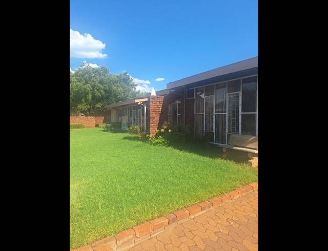 3 BEDROOM HOUSE FOR SALE IN VALHALLA